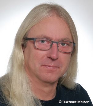 Portraitfoto von Hartmut Mester